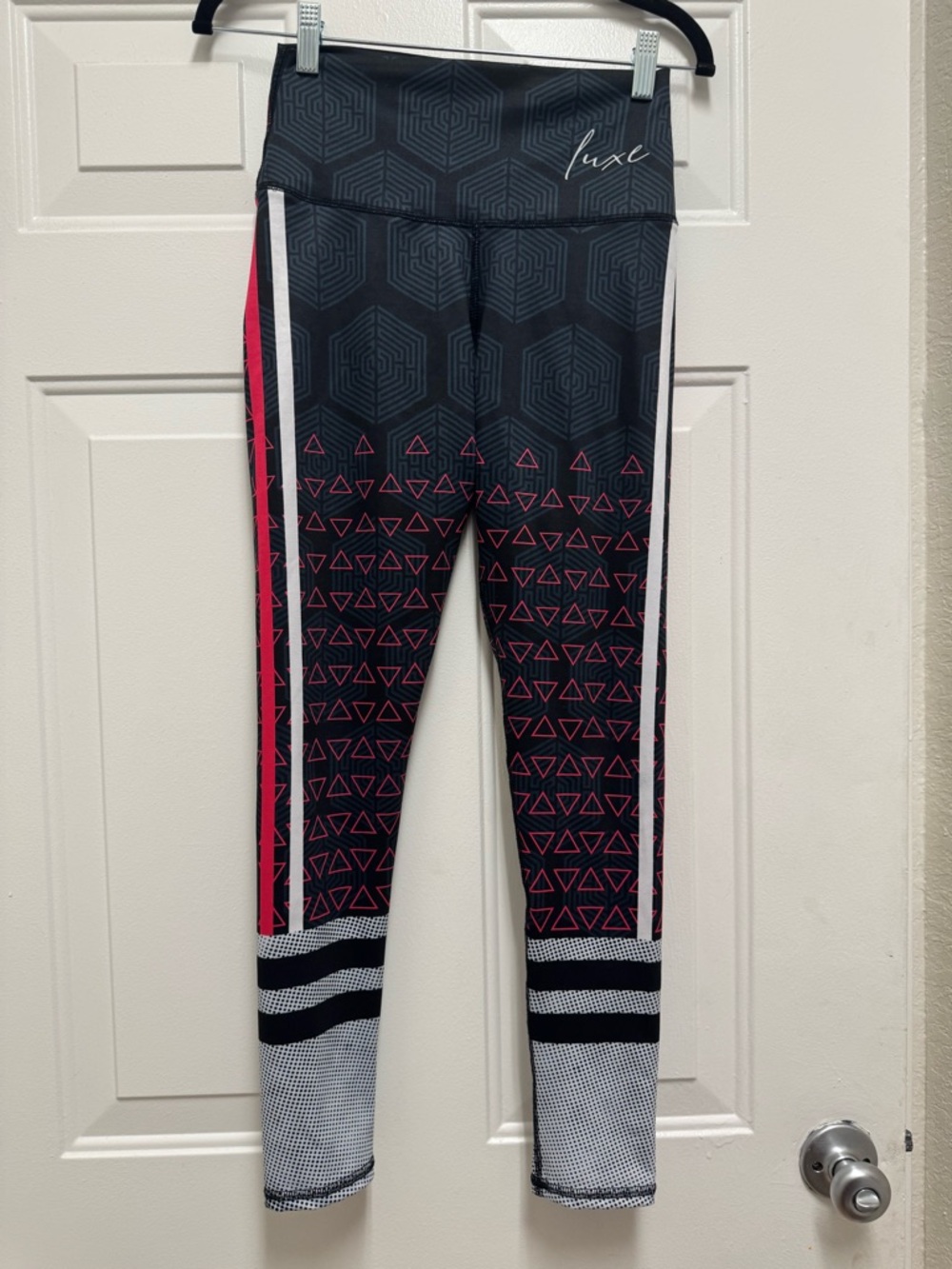 Luxe Black and Pink Geo Stripe Leggings 0143